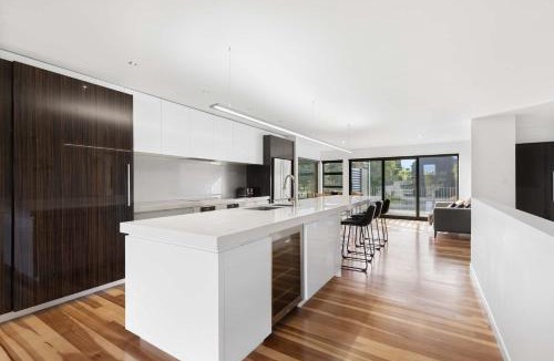 Te Rapa House | All Black # 10