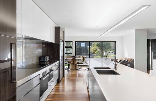 Te Rapa House | All Black # 10 Summar