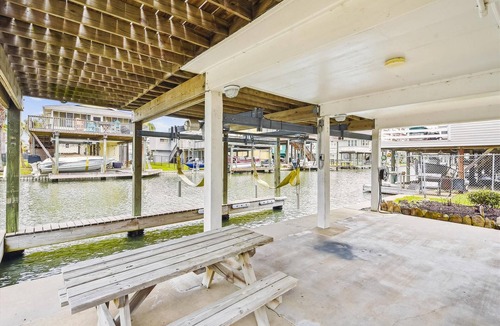 Galveston House | All Day Bay Dream | Canal Front with Dock!