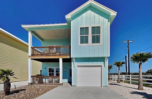 Rockport House | All Decked Out by Miss Kitty’s