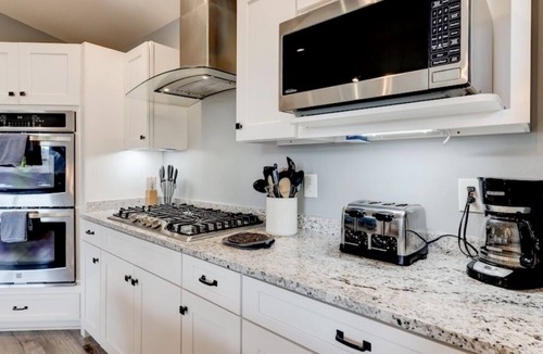 Lakeside Estates House | ALL DECKED OUT- New Lake View Home. Private Dock. Hot Tub. Golf Cart