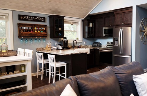 West Eaton House | All Decked Out-NEW Lakefront!-Sleeps 6-Close to Colgate!