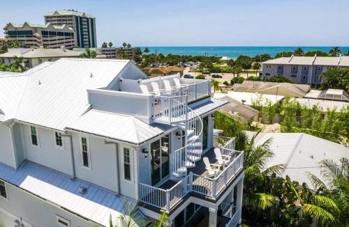 Sarasota House | All Decked Out