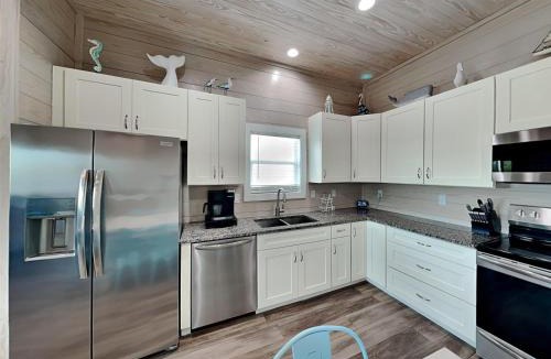 Rockport Apartment | All Decked Out