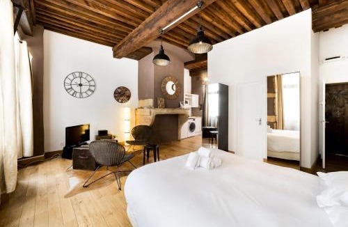 Old Lyon Apartment | All in Lyon | Studio authentique Vieux Lyon
