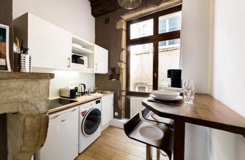 Old Lyon Apartment | All in Lyon | Studio authentique Vieux Lyon