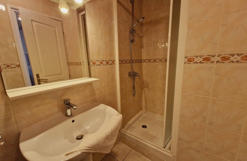 Goncelin Apartment | All in Rattan 🐔 #EK