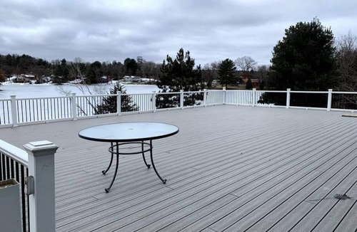 Lake Delton House | All Inclusive Getaway (The Pool House )