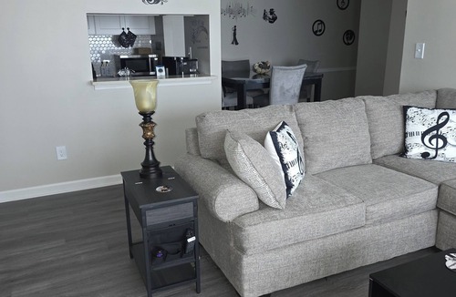 Memphis Apartment | All "Jazzed" Up