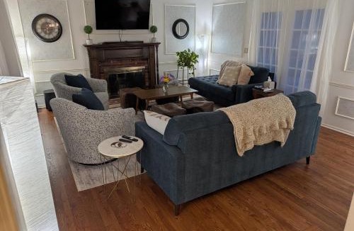 Shawnee House | All-King Beds, Chefs Kitchen, Quiet Outdoor Oasis