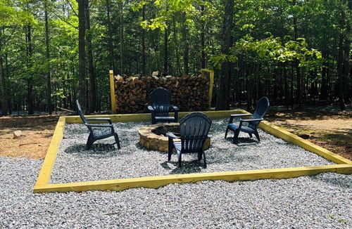 Morganton Cabin | All New Exterior - 3 bedroom Cabin in lovely N. Georgia Mountains. Pet-Friendly!