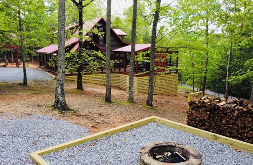 Morganton Cabin | All New Exterior - 3 bedroom Cabin in lovely N. Georgia Mountains. Pet-Friendly!