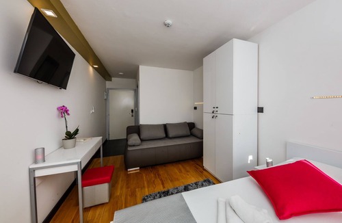 Kastela Bed & Breakfast | All Saints B&B Kastela