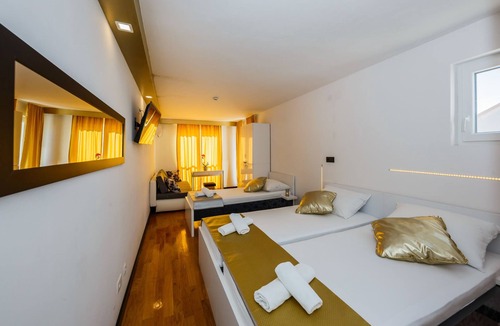 Kastela Bed & Breakfast | All Saints B&B Kastela