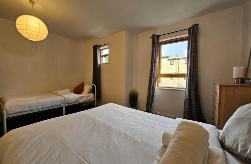 Canary Wharf House | All saints Rooms