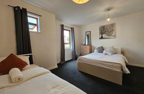 Canary Wharf House | All saints Rooms