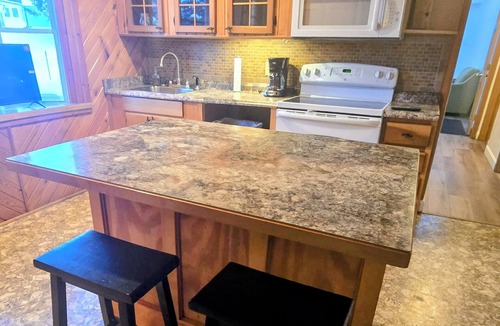 Madawaska Apartment | All-Season Cozy Retreat
