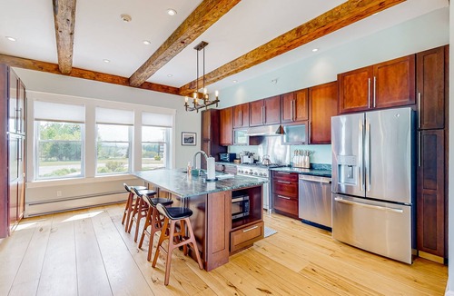 Waterbury Center Apartment | All-season escape in a vintage farmhouse with updated interior & on-site hot tub