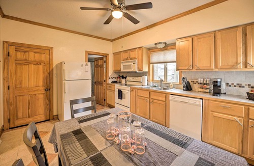 Grand Haven Cottage | All-season Grand Haven Getaway With Deck!