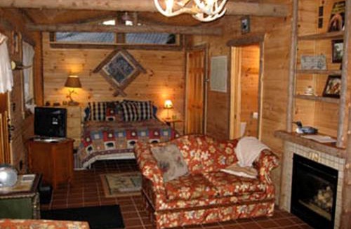 Saranac Lake House | All Season Romantic One-Room Cabin on Moody Pond, in Upstate New York
