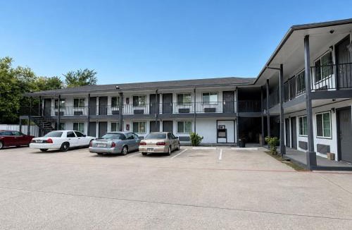 Cedar Crest Hotel | All Season Suites Inn