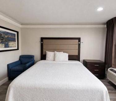 Cedar Crest Hotel | All Season Suites Inn