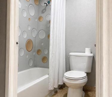 Cedar Crest Hotel | All Season Suites Inn