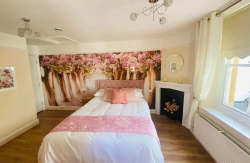Weston-super-Mare Bed & Breakfast | All Seasons Bed & Breakfast - Adults Only