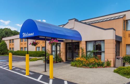 Smithfield Hotel | All Seasons Inn & Suites