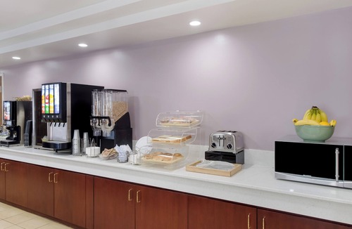 Smithfield Hotel | All Seasons Inn & Suites