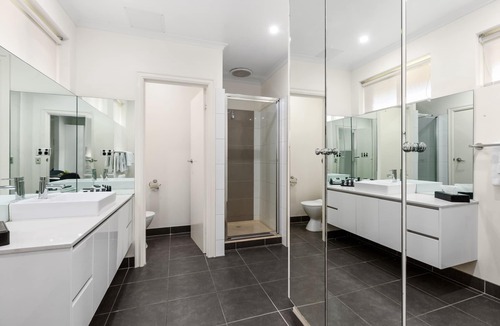 Strathdale Hotel | All Seasons Resort