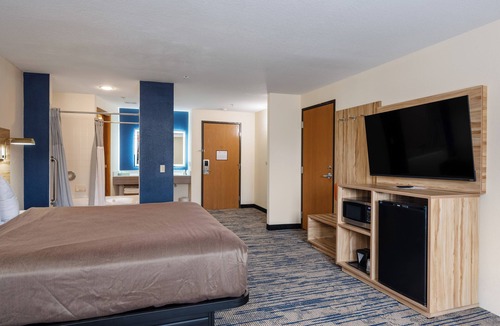 Kalkaska Hotel | All Seasons Resort