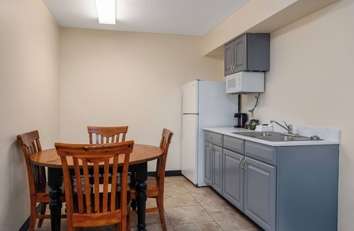 Kalkaska Hotel | All Seasons Resort