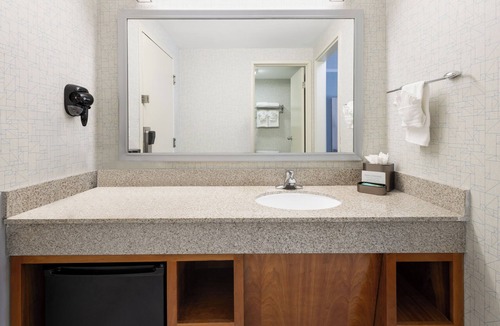 South Yarmouth Hotel | All Seasons Resort