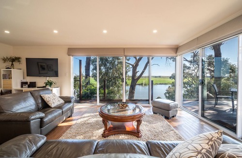 Seymour House | All Seasons River Retreat