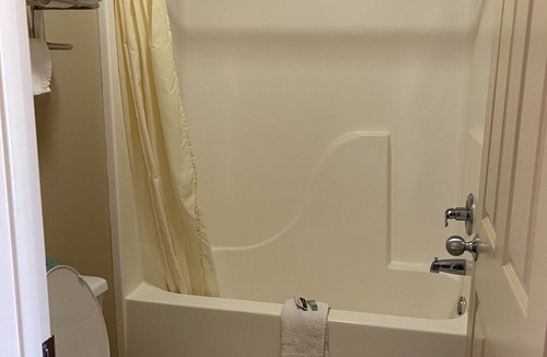 Bunkie Hotel | All Star Inn