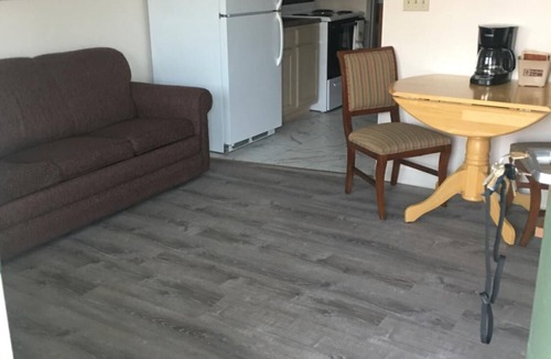 Lewisburg Hotel | All Suites Inn Budget Host