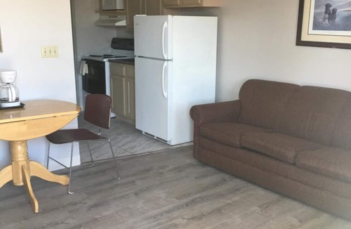 Lewisburg Hotel | All Suites Inn Budget Host