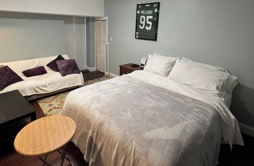 Southeast Yonkers Apartment | All the comforts of home