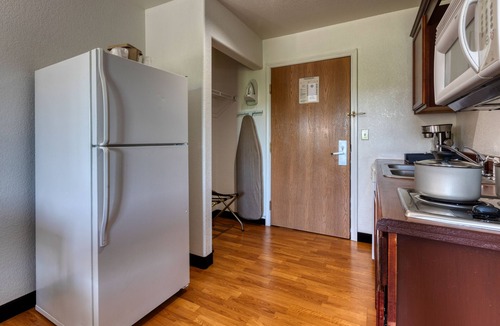 St. Robert Apartment | All Towne Suites
