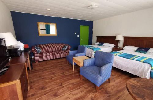 Port Severn Hotel | All Tucked Inn
