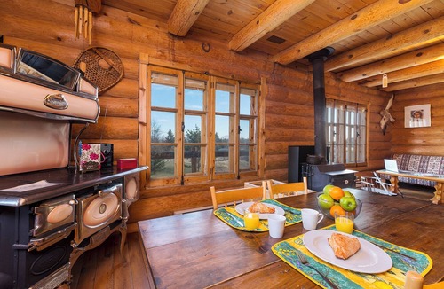Baie-St-Paul Condo | All wood-dressed chalet