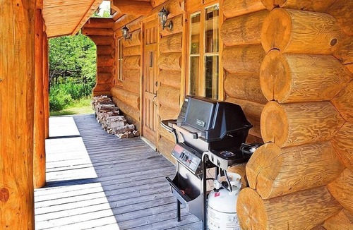 Baie-St-Paul Condo | All wood-dressed chalet