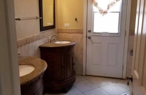 Winnetka Bed & Breakfast | ALL you want and need for a perfect vacation. And a hot tub 🤠