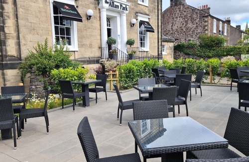 Stirling Hotel | Allan Park