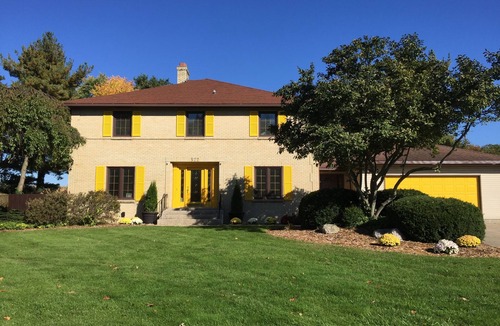 Fennville House | ALLEGAN FIELDS Sleeps 24, Pool, HotTub, Fireplace, Fire Pit, PingPong, Billiards