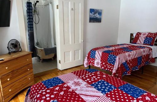 Twin Mountain Hotel | Allegory Inn