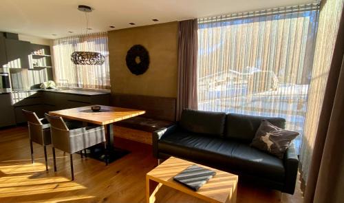 Ravaisch Apartment | Allegra