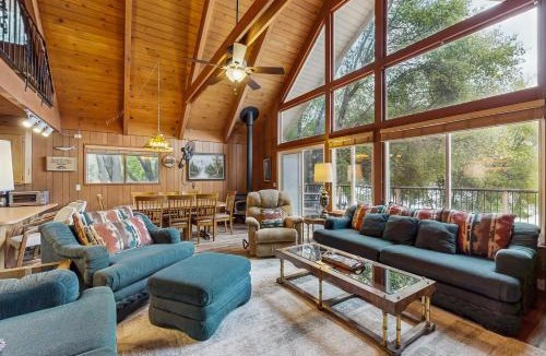 Groveland House | Allen Edgewater Retreat