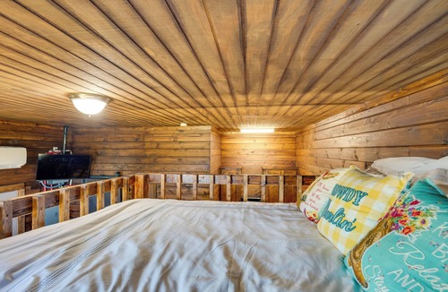 Lucas Apartment | Allen Studio Near Downtown: Hiking, Fishing & More